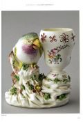 Zauber der Zerbrechlichkeit: Meisterwerke europäischer Porzellankunst