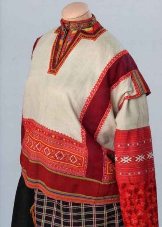 Праздничный народный костюм. Из собрания Исторического музея